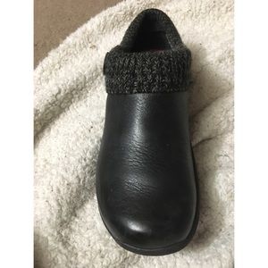 Dansko Kenzie Size 10 w/gray sweater button cuff